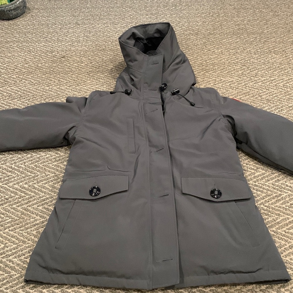 Brand New Women’s Canada Goose Parka